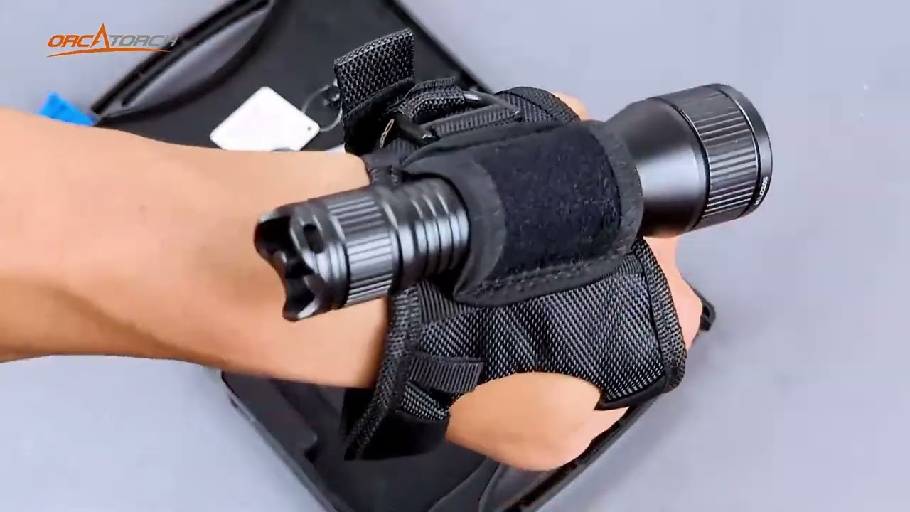 OrcaTorch D550 Max 1000 Lumens Magnetic SwitchDive Light Review