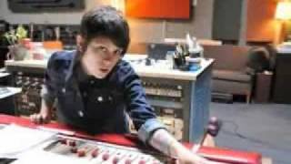 Tegan &amp; Sara-Hello (OFF OF THE YELLOW DEMO) With Lyrics