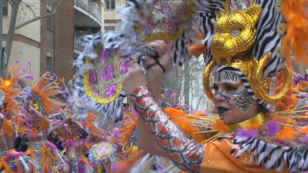 Sabadell es vesteix per la rua de Carnaval més multitudinària