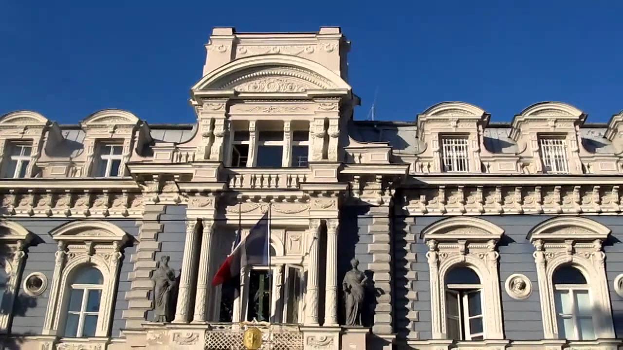 Особняк харитоненко в москве. Английское посольство курсы. Английское посольство курсы. Смоленская набережная посольство великобритании. Резиденция посла великобритании в москве.