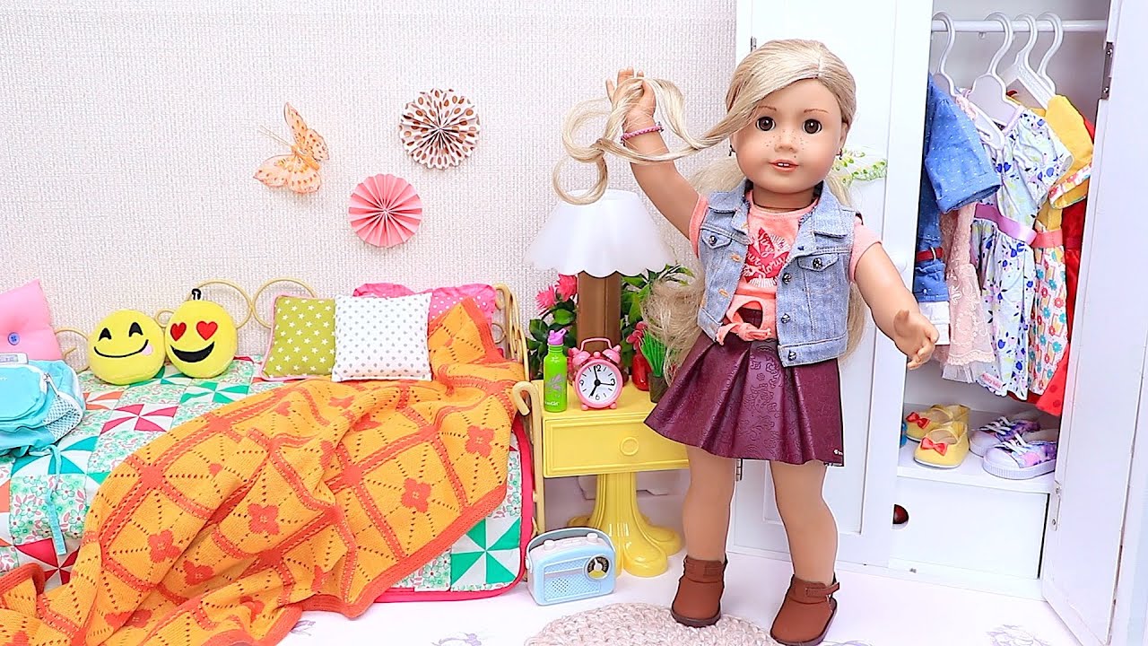 AG Doll Cleaning Routine with Laundry - Play Dolls chores for kids