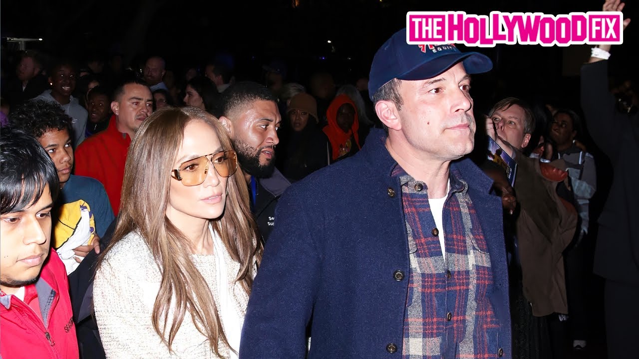 Ben Affleck shields Jennifer Lopez from overzealous fans at Lakers game