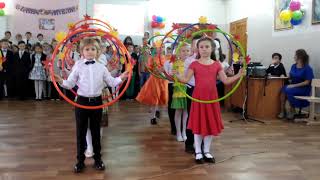 картинка: Танец на день учителя 2 в 2 Б класса