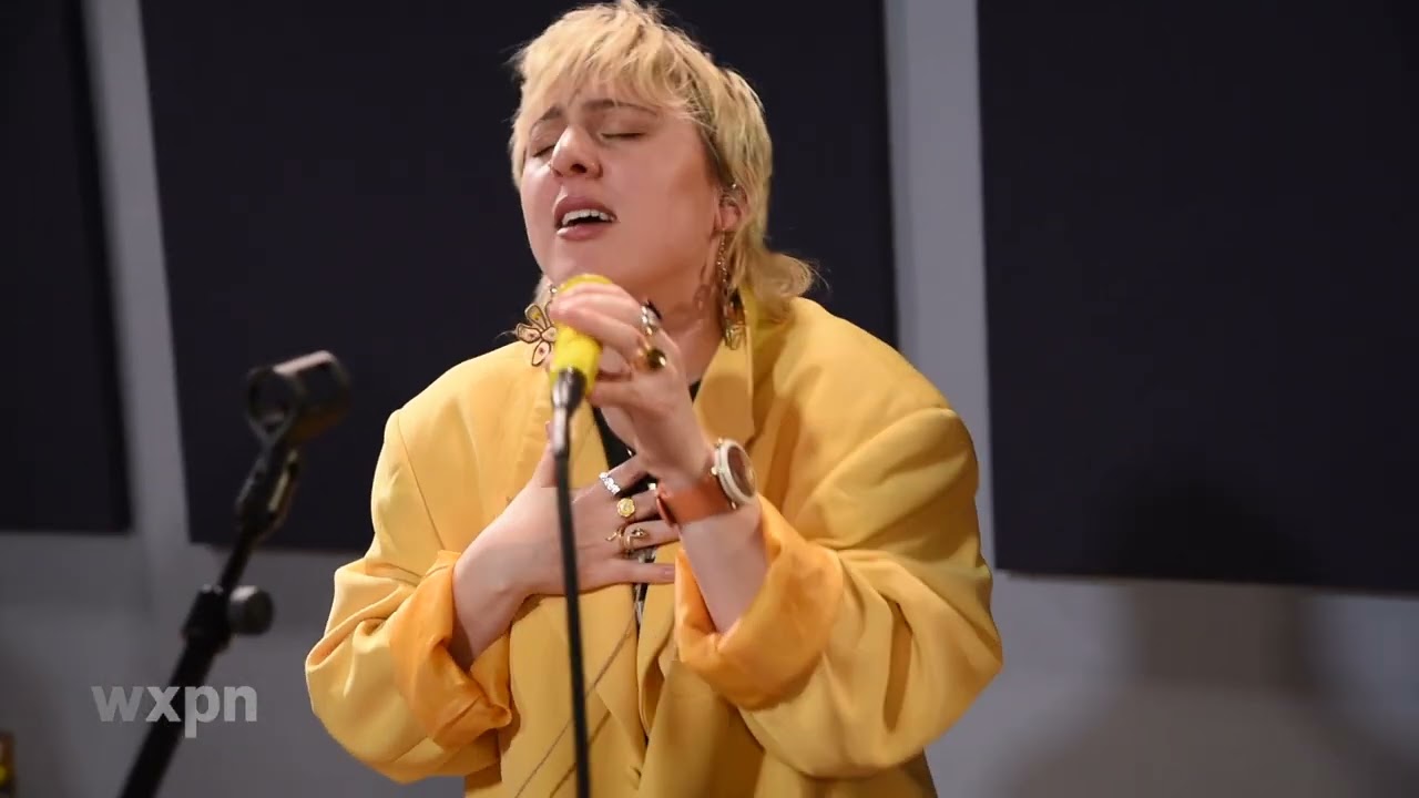 Regardez Taylor Kelly - “Sometimes” (The Key Studio Sessions) sur YouTube Regardez Taylor Kelly - “Sometimes” (The Key Studio Sessions) sur YouTube