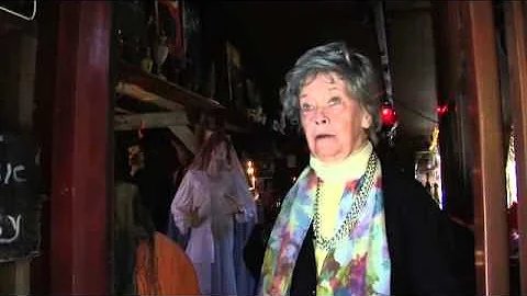 The Conjuring - 'The Real Lorraine Warren' Feature...