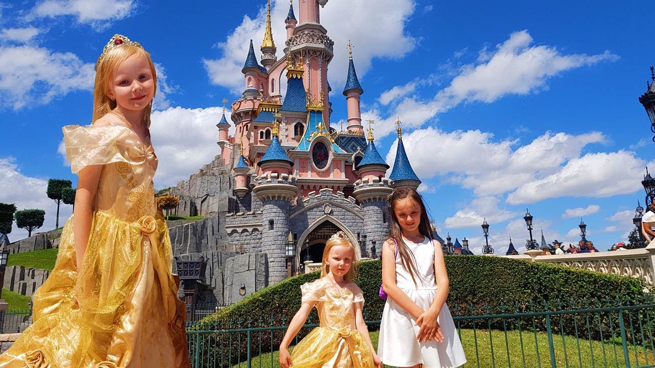 Вика и Маша приехали в Диснейленд Париж! Превращение в Принцессу!