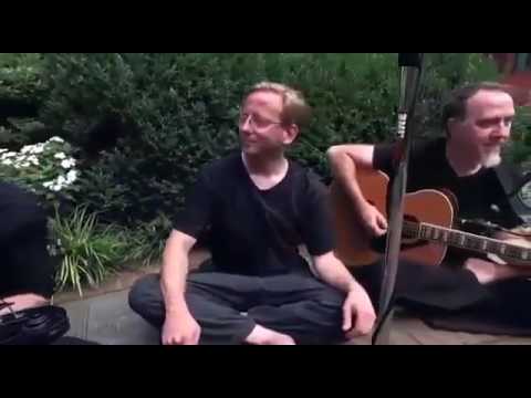 Kurang Ajar Bule Nyanyi Lagu Keroncong Walang Kekek Keren Banget!!!