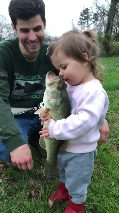 Girl Hugging Fish || ViralHog