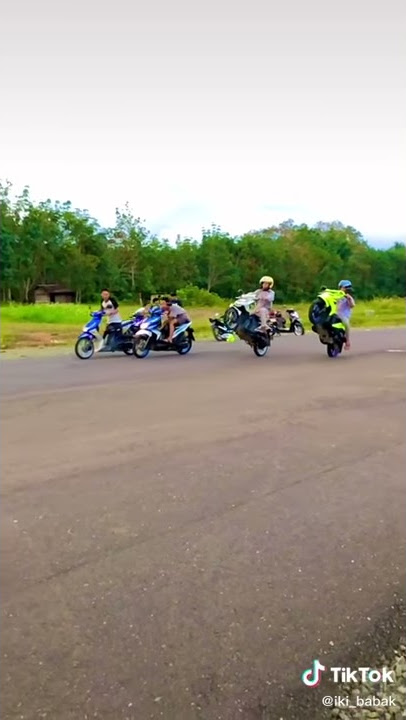 Story wa stending motor keren!