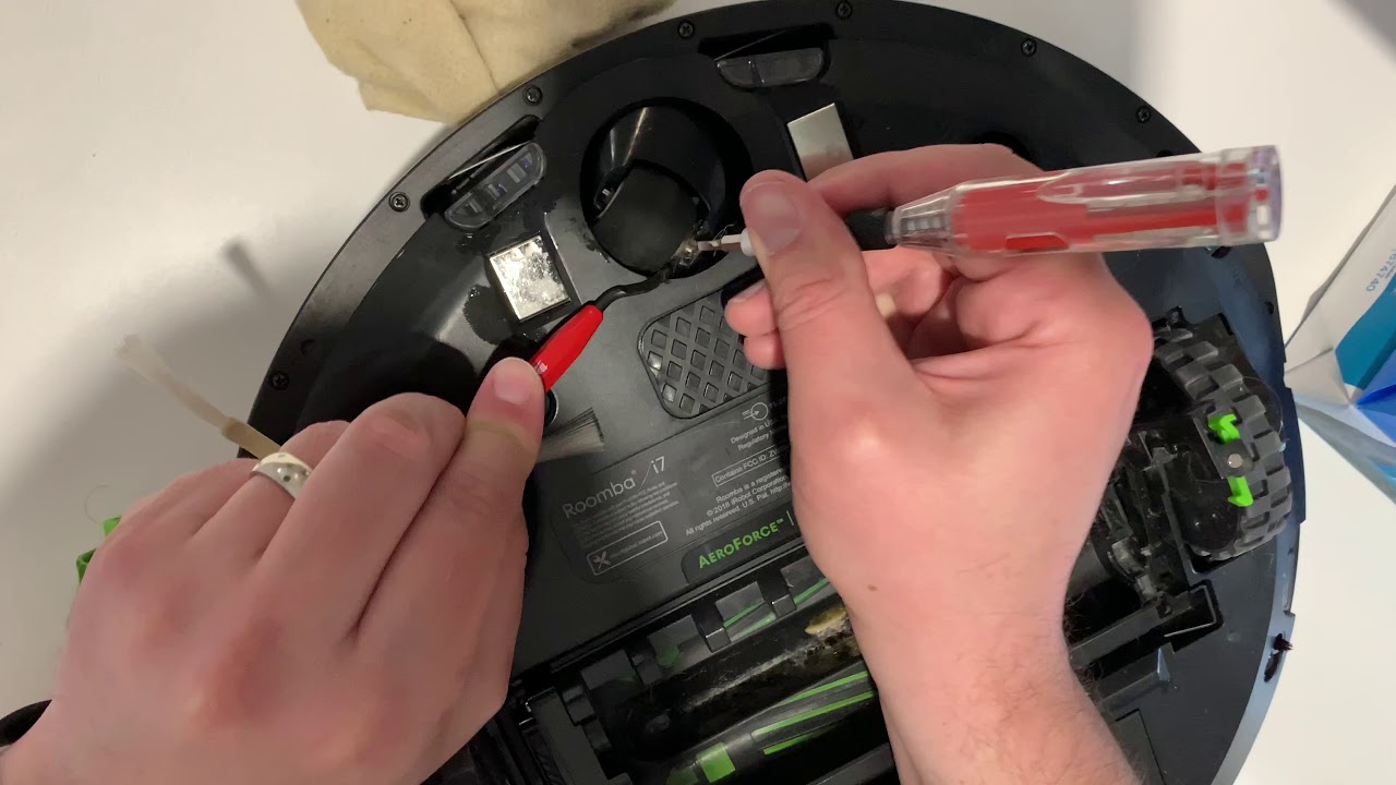 How To Clean i7 Roomba iRobot - YouTube