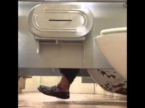 hilarious-poop-prank-in-public-toilet