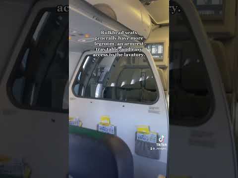 Vídeo: Assento de antepara em um avião