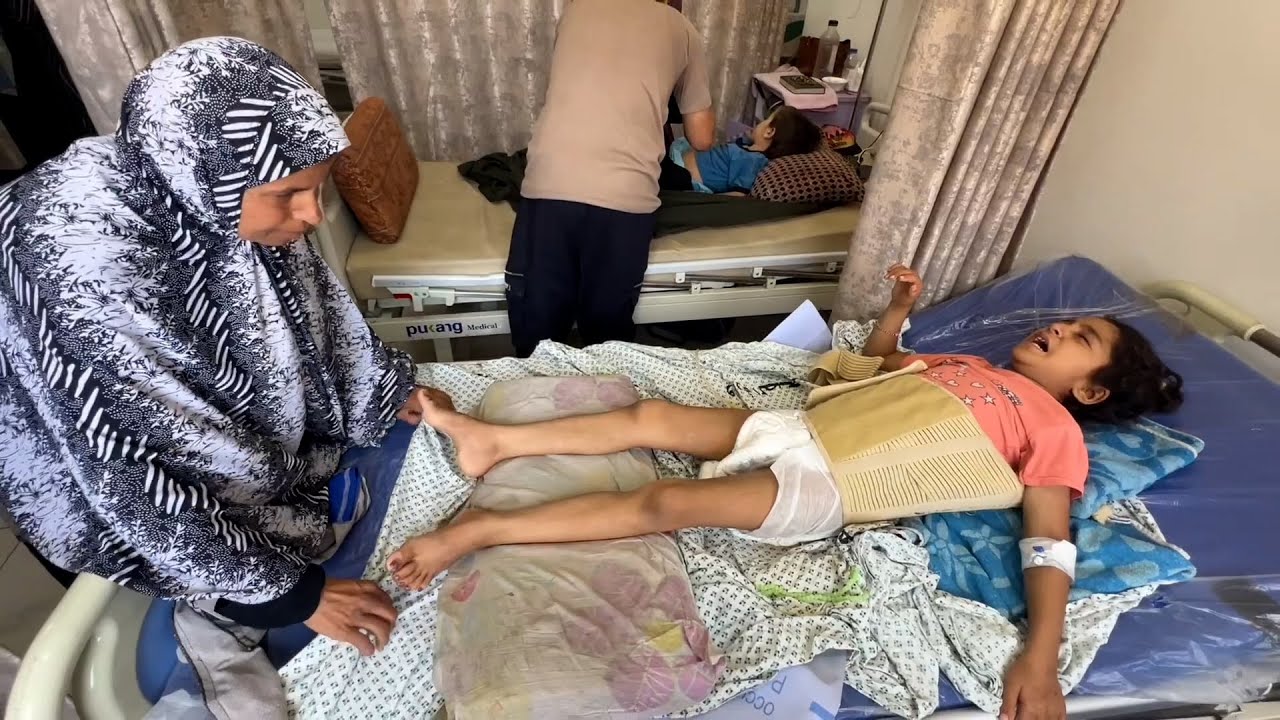 قصف الاحتلال الإسرائيلي يصيب الطفلة جنان بشلل جزئي