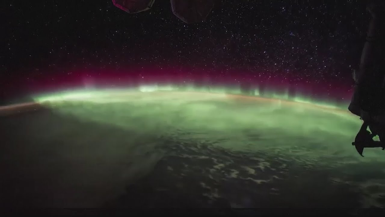 Amazing footage of the northern lights from space - YouTube