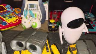 U command wall-e, interaction wall-E, and Mattel’s Wall-E figure￼. Didn’t knew this till now. ￼