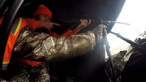 12 YEAR OLD GIRL SHOOTS HER FIRST BUCK. OHIO YOUTH HUNT 2021. 350 Legend.