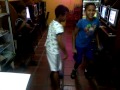 bailando el Chucucha de Ilegales