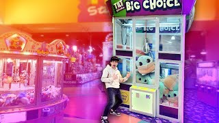 Playing Every Claw Machine In This Huge Arcade