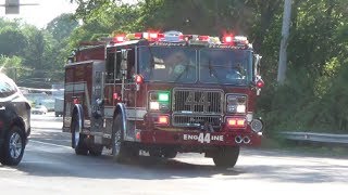 Newport Engine 44 and Chief 44 Responding.