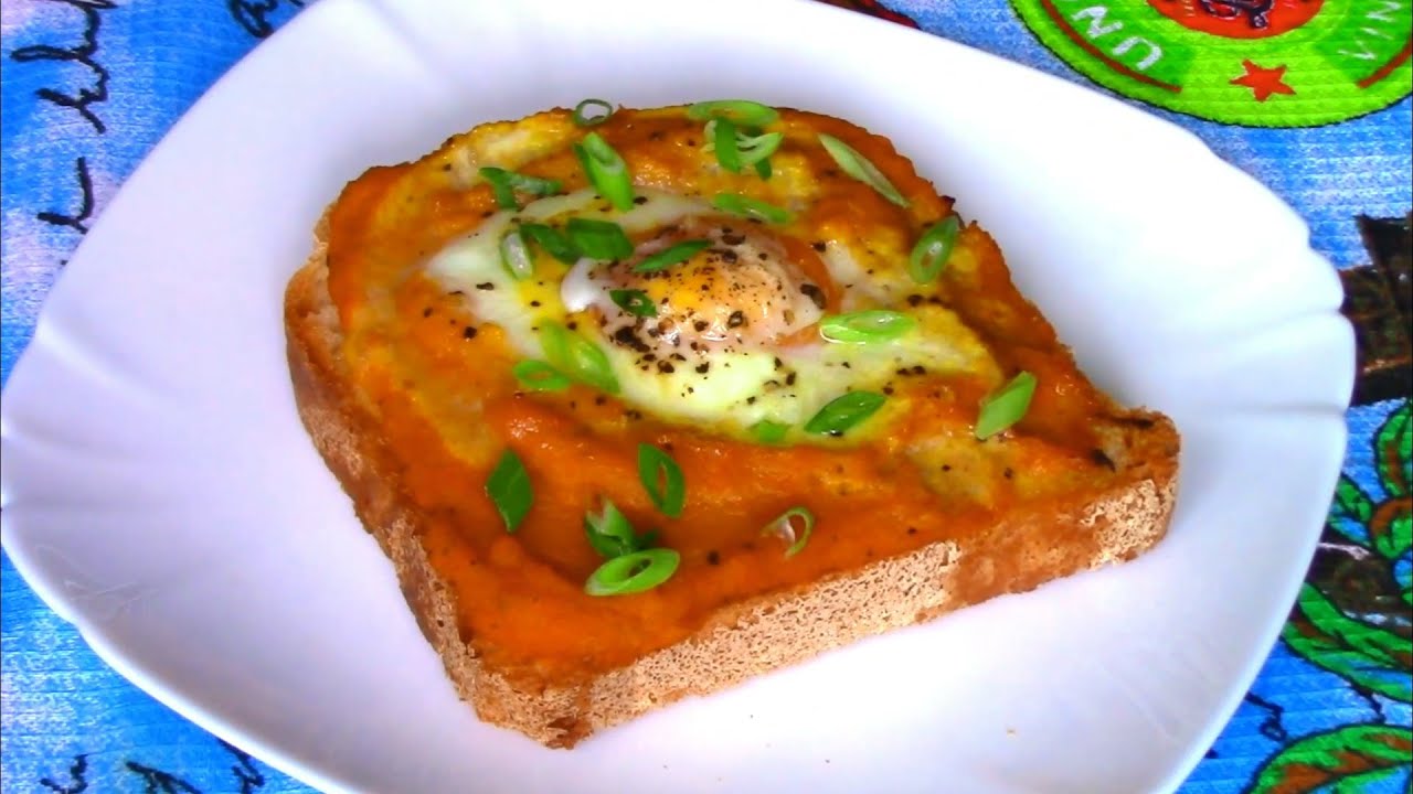 Простой и вкусный завтрак из тостов с кабачковой икрой и яичницей понравятся всем!