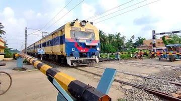 Single Windshield Conventional Memu Passengers Smoothly Accelerated Moving Throughout Railgate