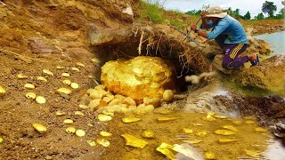 OMG Lucky Lucky Day! Mining Gold  Finding and digging gold.