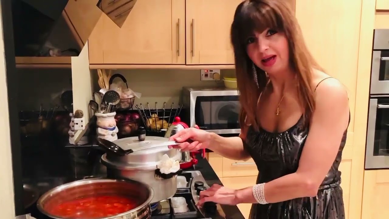 Dhandar Patio (dal, rice and prawn gravy)