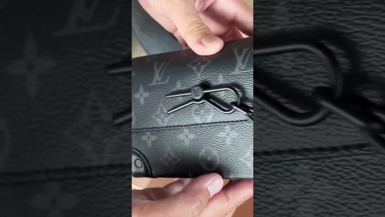 Louis Vuitton steamer wearable wallet #trending #viral #eclipse  #louisvuitton 