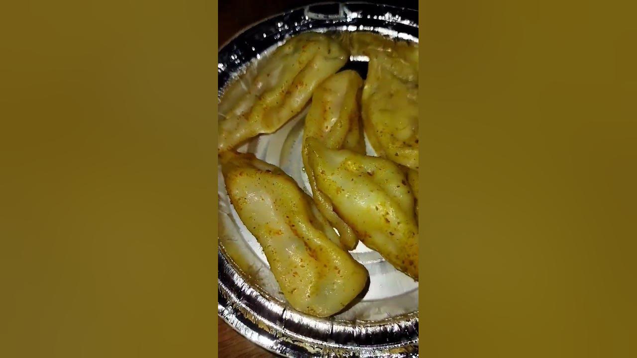 Momoooooos #dayinmylife #momos #youtubeshorts #foodie #viral - YouTube
