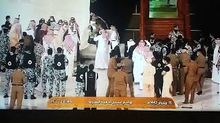 Raja salman keluar dari kakbah dan tawaf