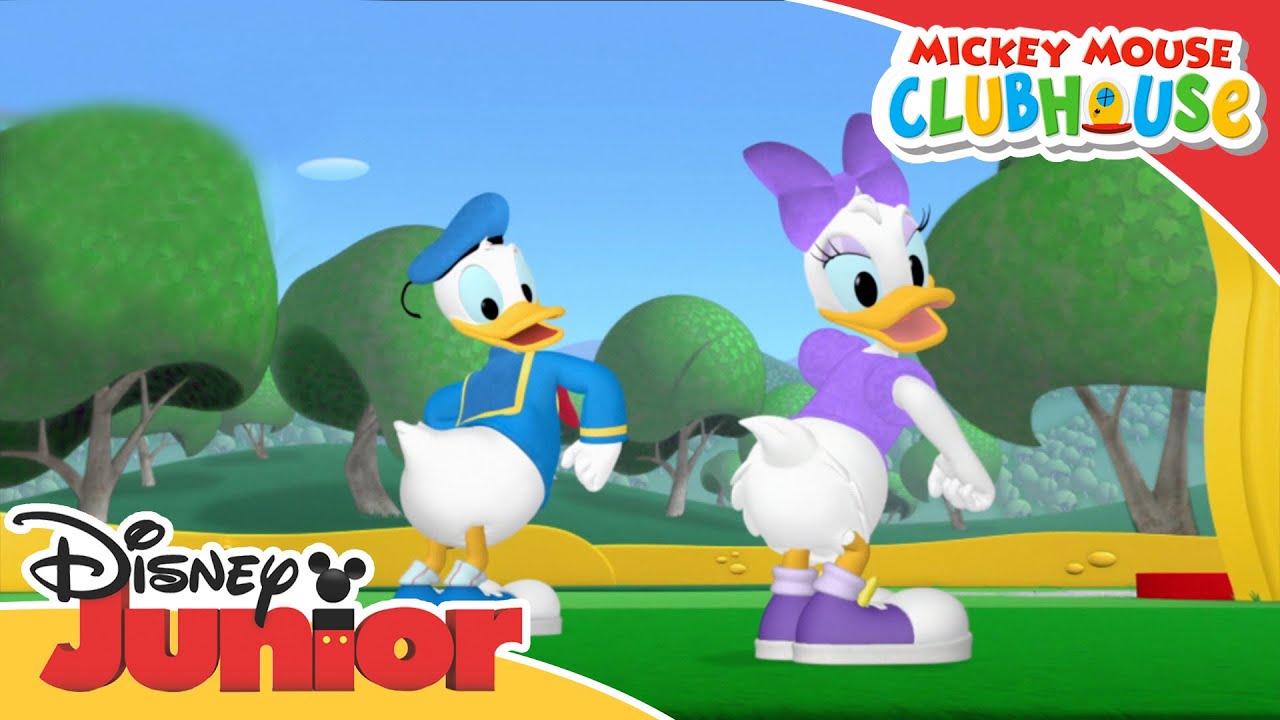 ⁣Get Moving with DJ - Shake your Tail Feathers | Official Disney Junior Africa
