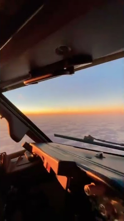 These sun sets never get old! #shorts #737 #boeing #cockpit #sunset #pilot #aviation #plane #sky
