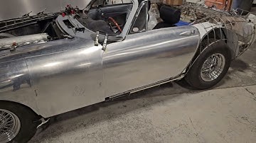 Transforming a P1800 Volvo into a 275 GTB Ferrari