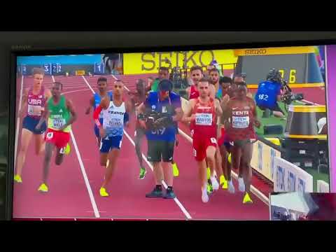 cameraman causes chaos at World Athletics Championships