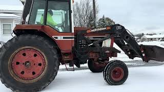 International 1086 Tractor