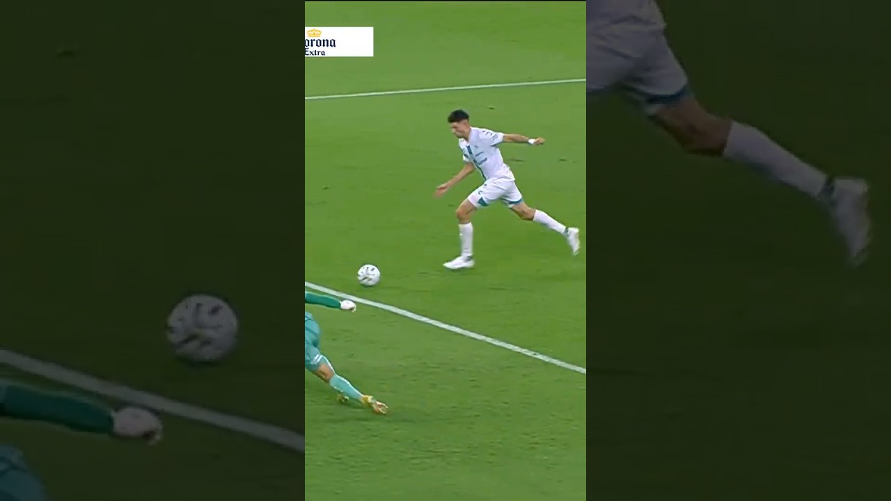 ¡GOOOL DE SANTOS! 🥳 #shorts