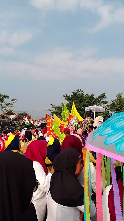Meriahnya Agustusan ada burok #17agustus #hutri80 #shorts