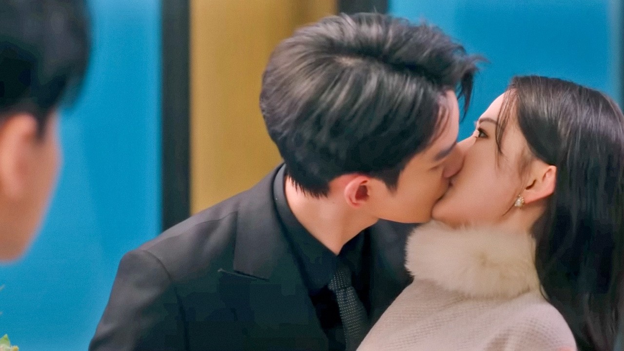 Aceptó 10 Años De Esclavitud Pero 1 Beso Que Ella Creía Soñado Se Conviertió En Una Pasión Prohibida