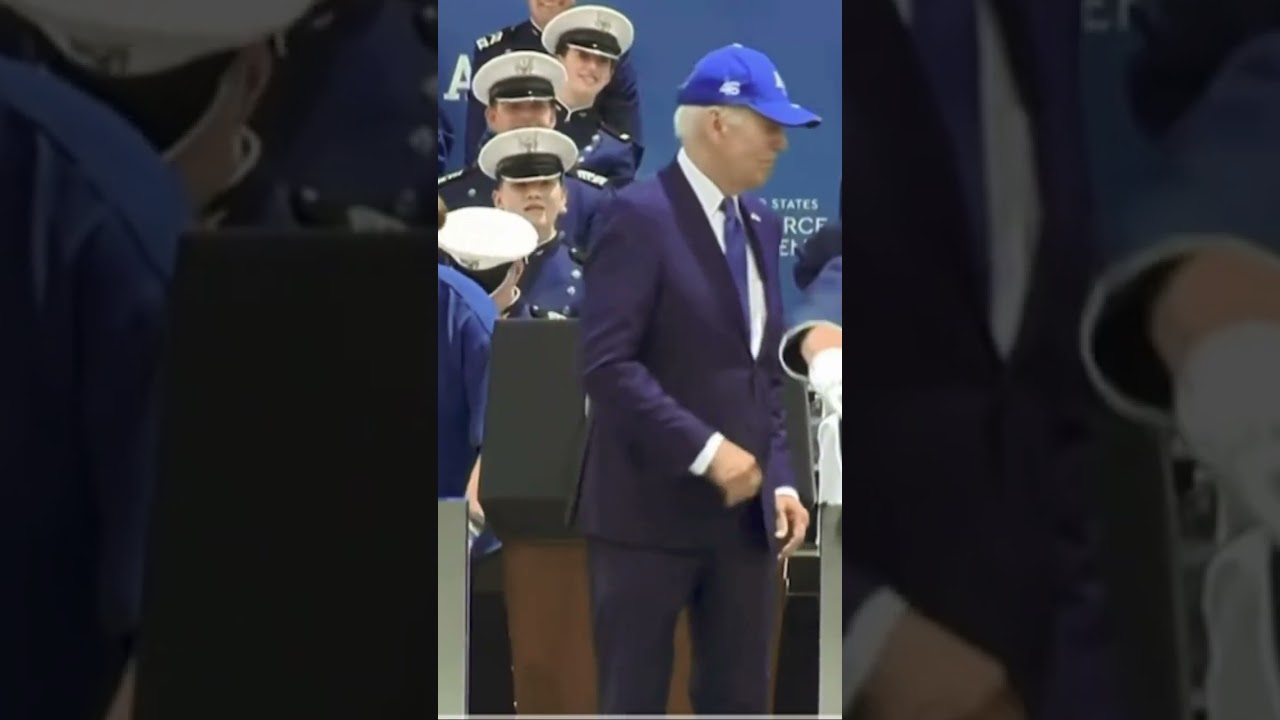 Joe Biden falls on stage, appears to be a sand bag there ain’t no sand bag🤣🤣🙈