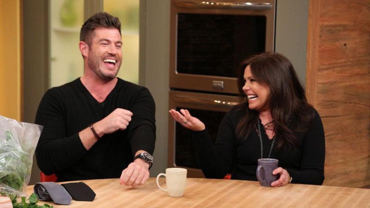 Jesse Palmer Shows Off His Expert Tie Tying Skills | Rachael Ray Show