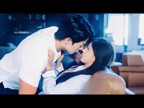 زعيم مافيا مهووس جدا بيتخانق مع مليونير غيور متملك علي حب بنت بريئه وهي بتوقع في حيره بسبب شده عشقهم