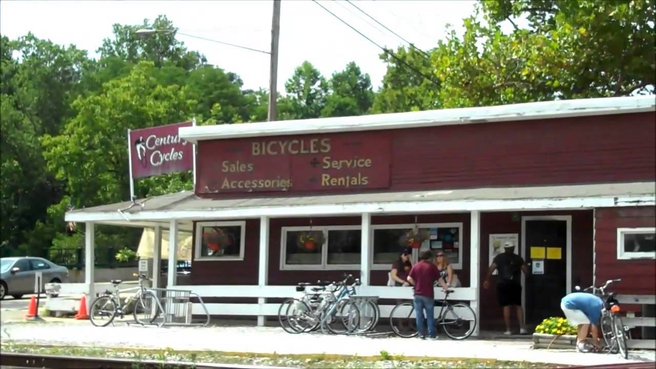 Winking Lizard Restaurant Peninsula - YouTube