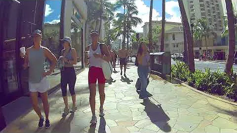 (4K) HAWAII | People Watching in Waikiki, Honolulu 2022