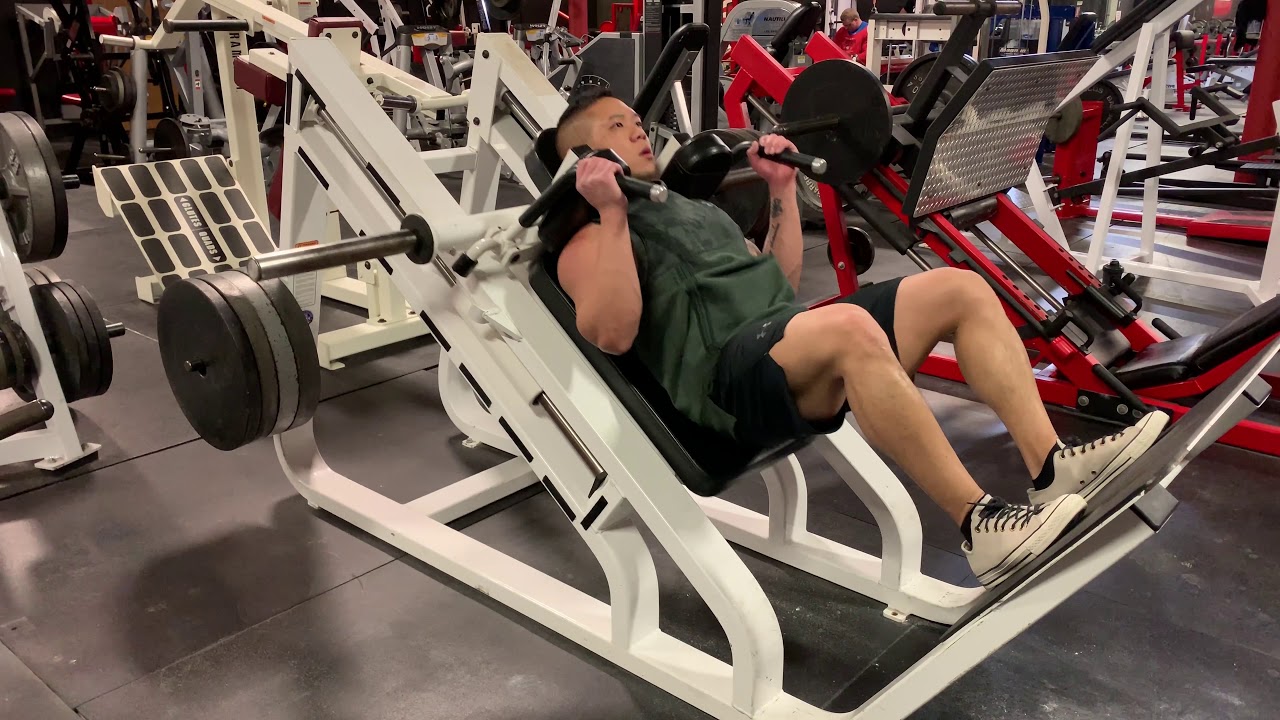 QUADS - HACK SQUAT - YouTube