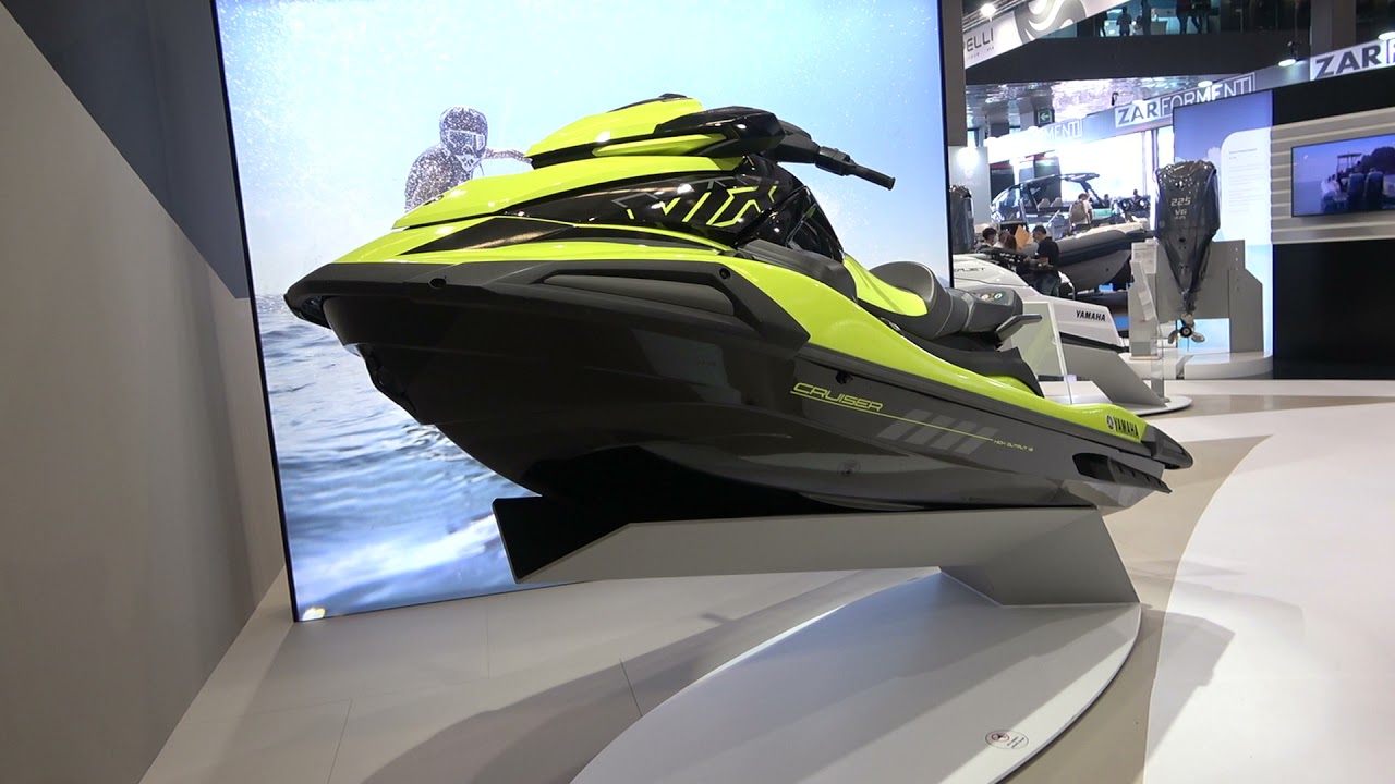 The 2022 YAMAHA VX CRUISER jet ski