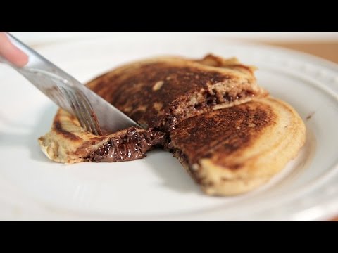 The One Way You Should Be Making Pancakes-11-08-2015