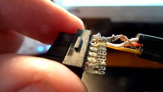GP2X Wiz TV Out Demo Montage du Cable 2