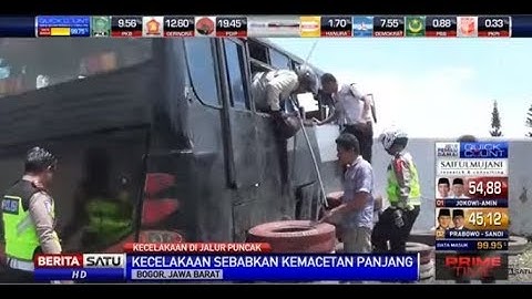 Rombongan Ibu-ibu Pengajian Alami Kecelakaan di Puncak