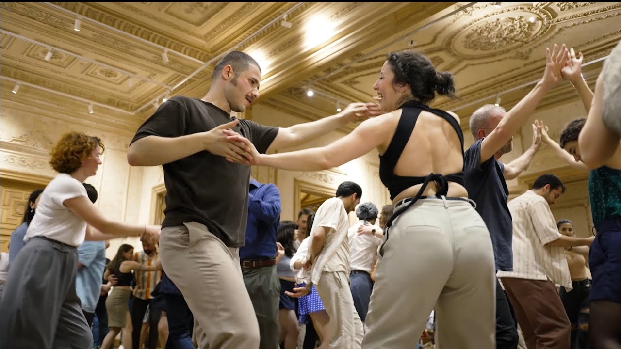 Swing İstanbul: Biz Kimiz?