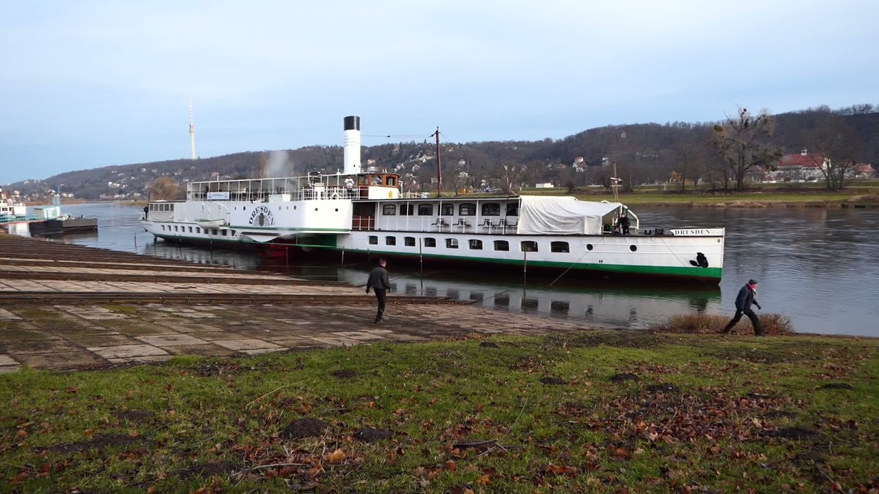 Slipvorgang Raddampfer PD Dresden auf Laubegaster Werft 2025